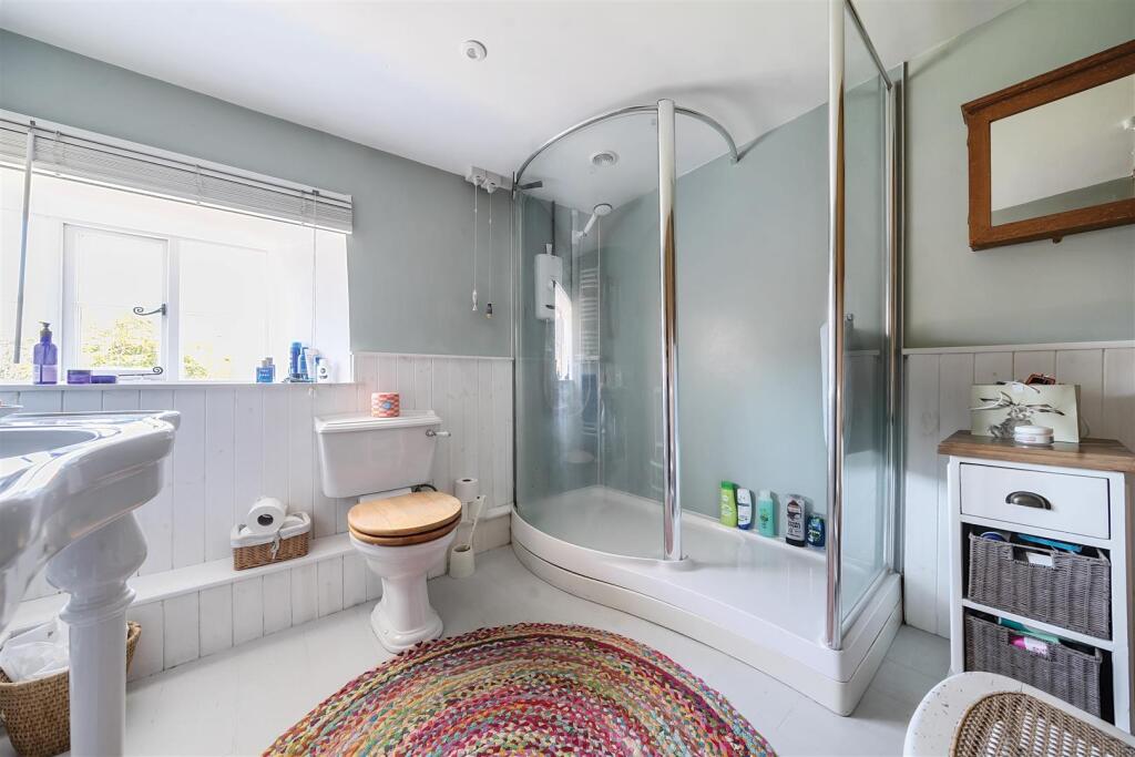 Master Bedroom - Ensuite