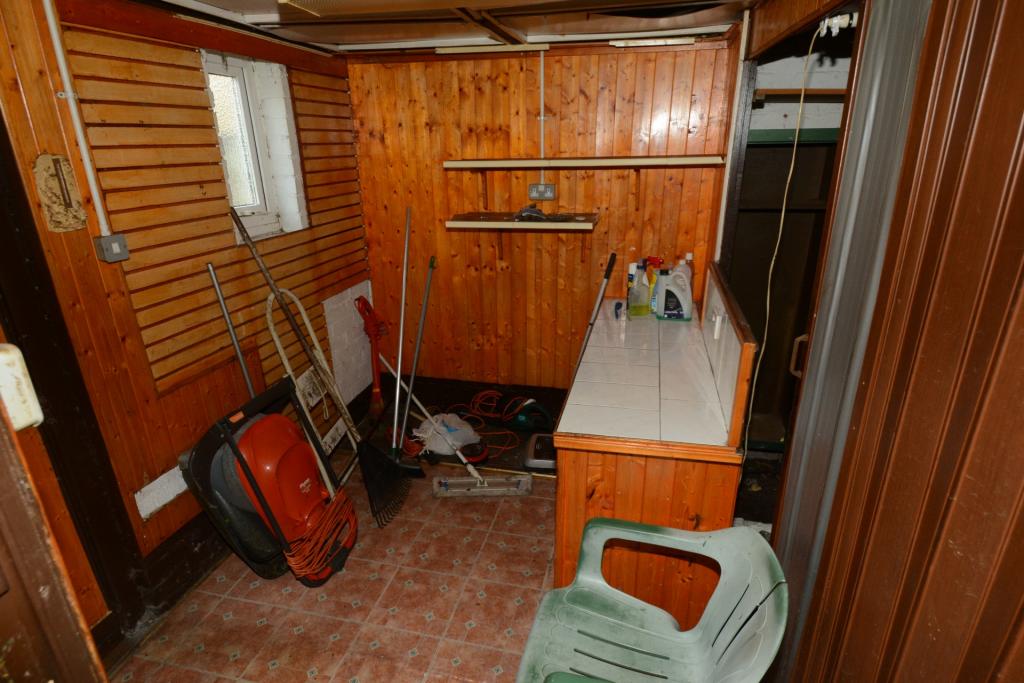 GARAGE/UTILITY AREA