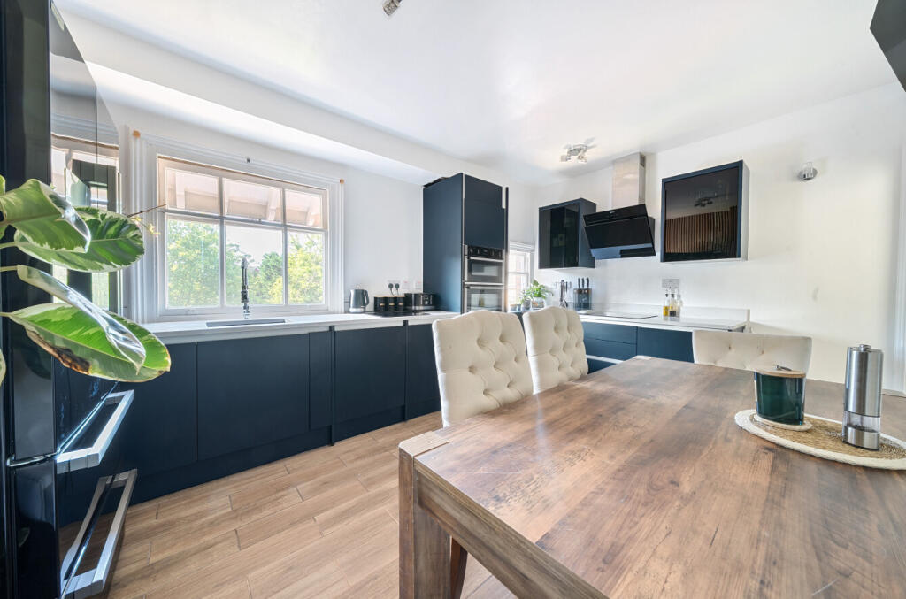 1301755-10-683d58...