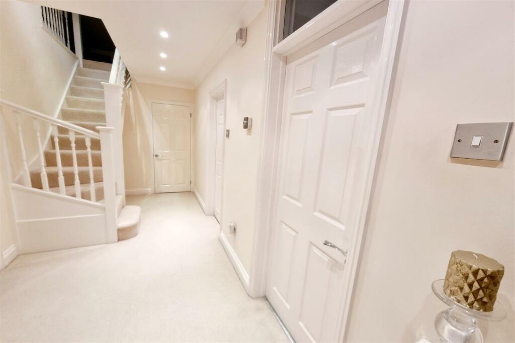 INNER HALLWAY: