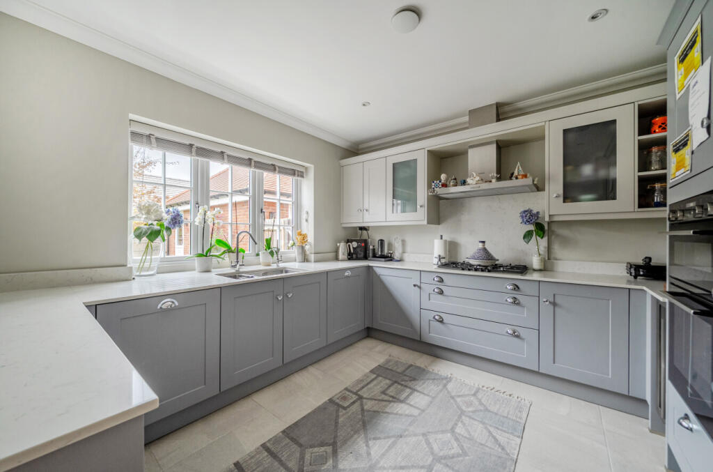 1385312-7-6928642...