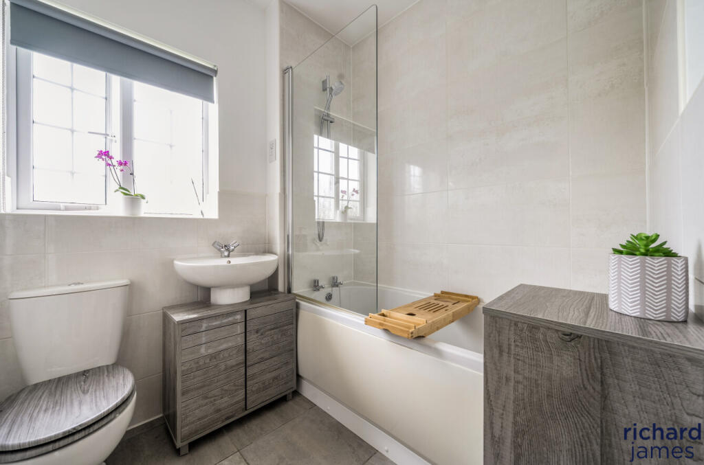 989f2537e7204f68aea40d29d0e803e7