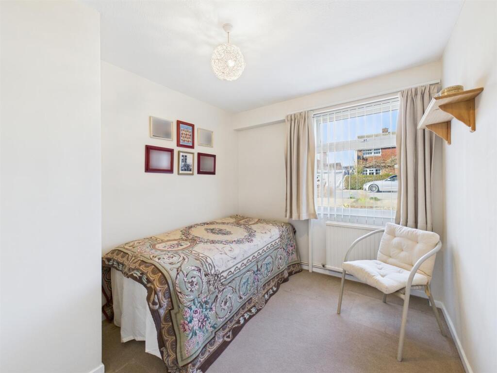 Bedroom: