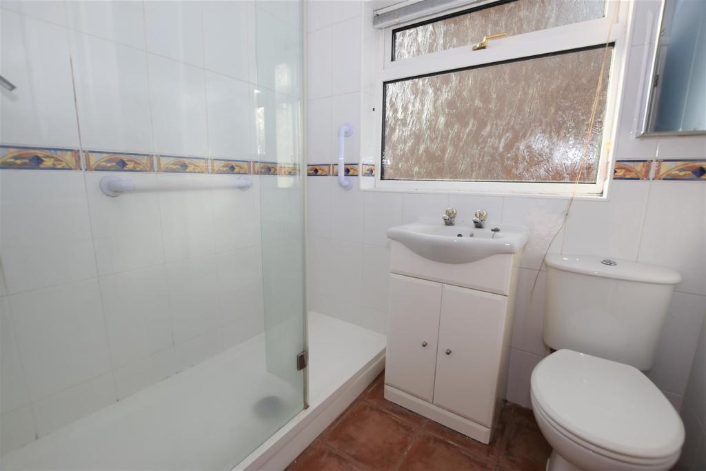 Shower Room.jpg