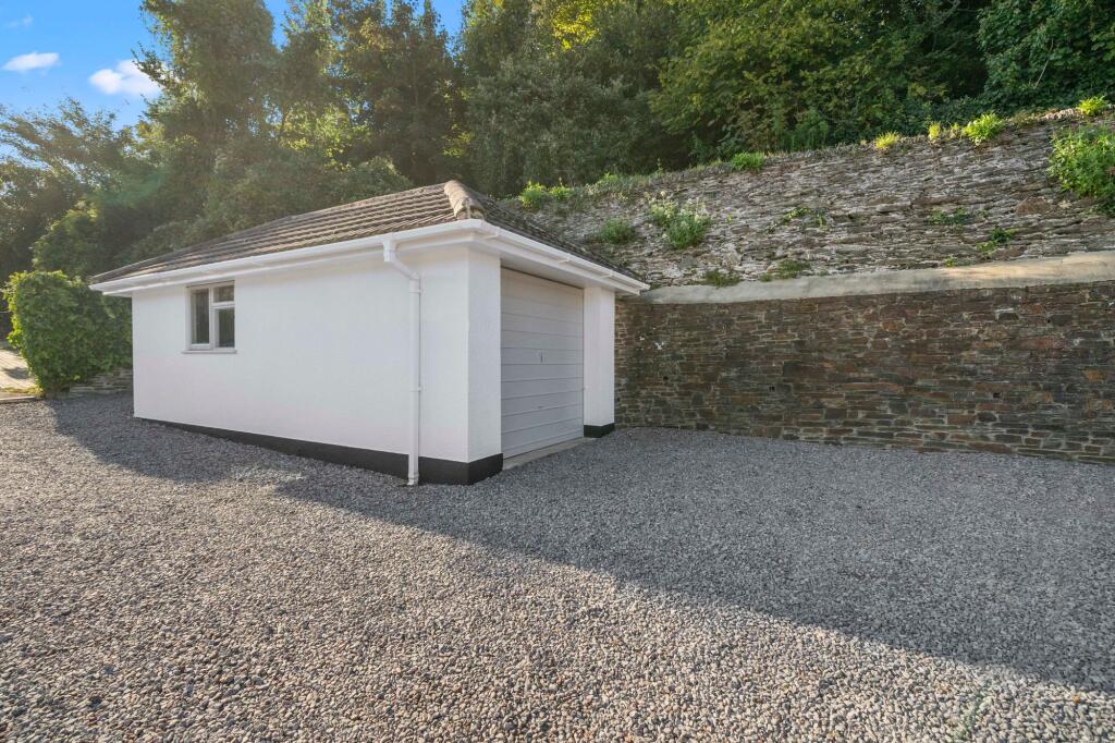 Garage &amp; Parking