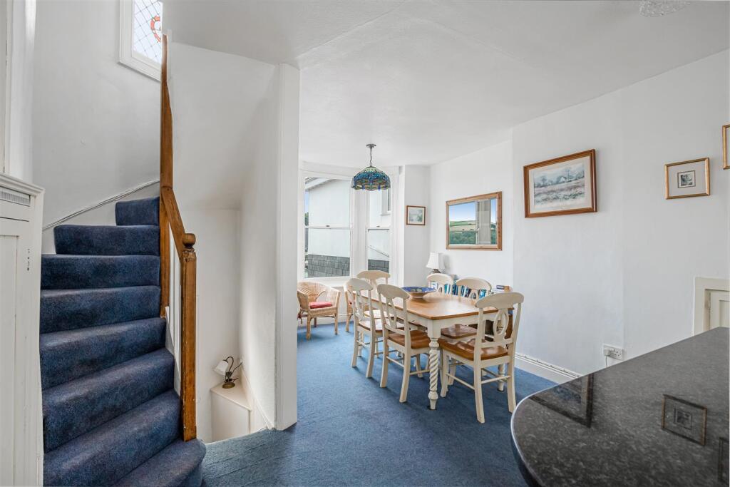 A16 - 37 Above Town Dartmouth - 220712.jpg