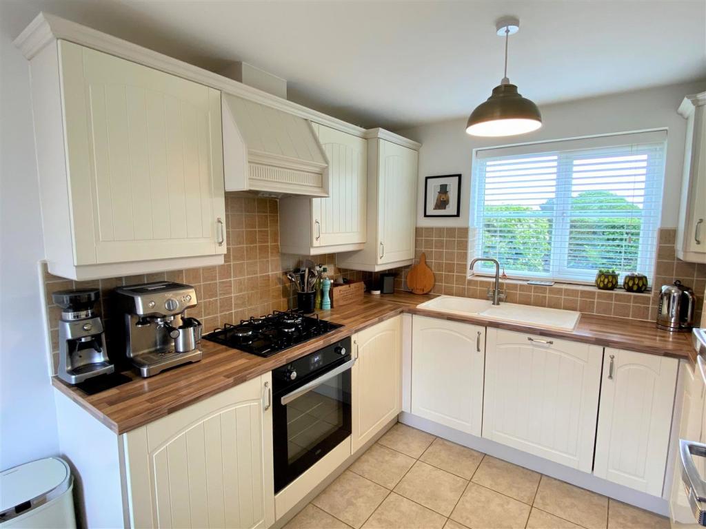 20 The Hurlings Kitchen