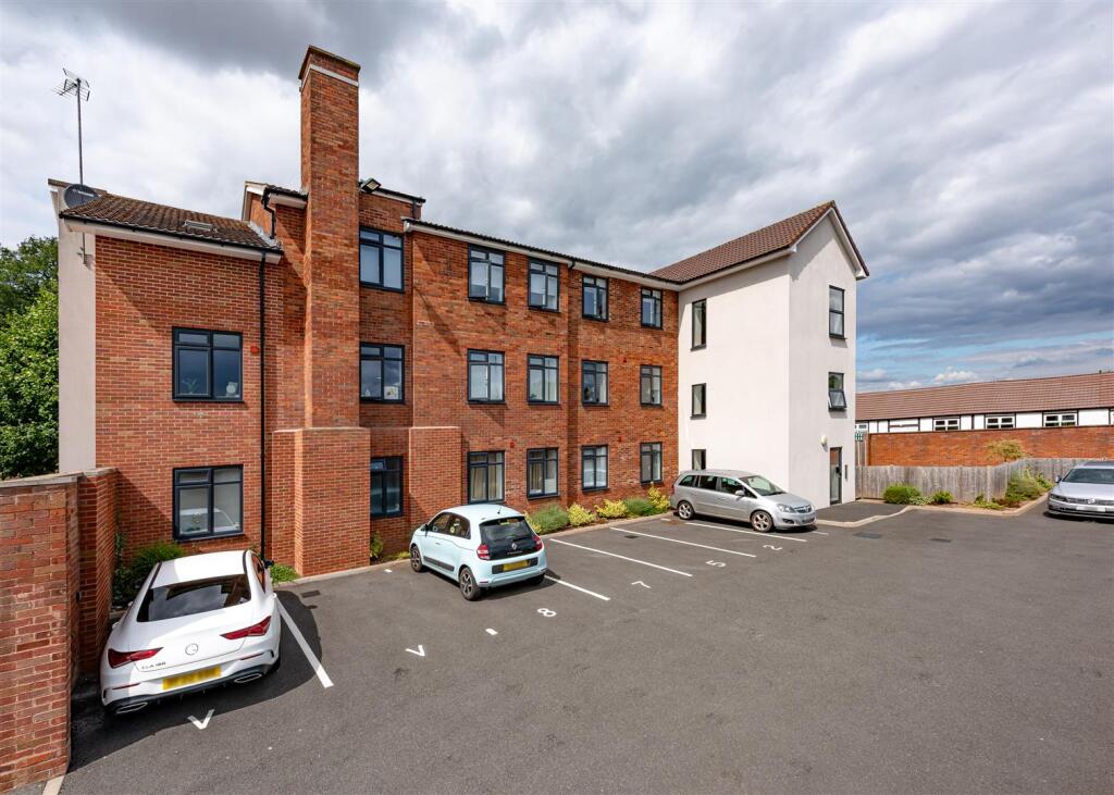 8 Thorsten House-External (3).jpg