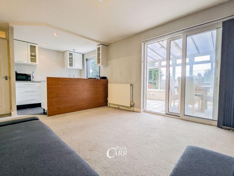 Open Plan Kitchen-Living Area