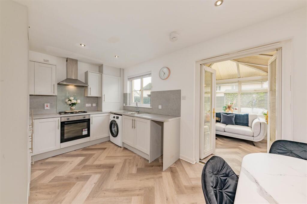 20 Isla Avenue Carnoustie-7.JPG