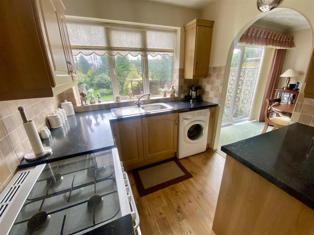 Bramleys Estate Agents - Glebe Gate - Thornhill (8