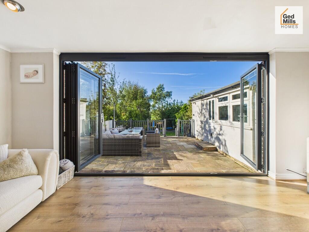 CAM04261G0-PR0095...