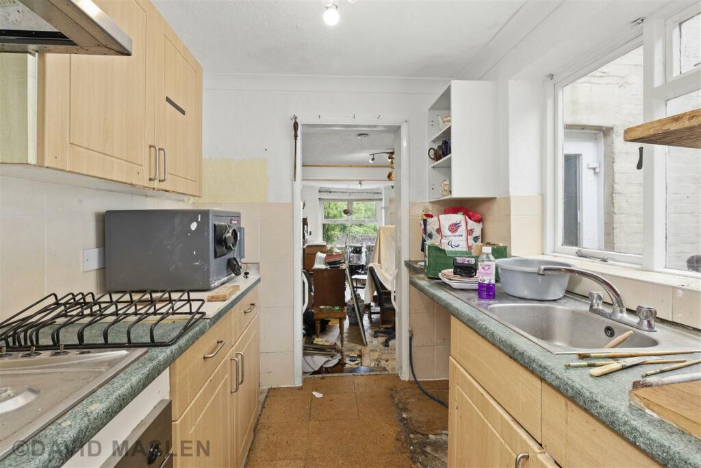 Kitchen (2).jpg