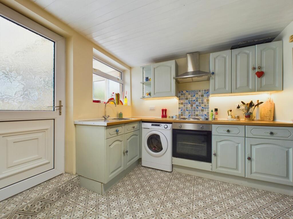 Kitchen/ dining room