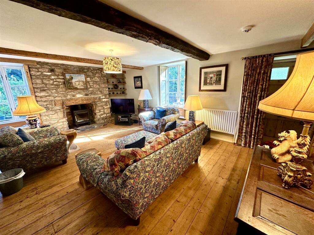 SITTING ROOM