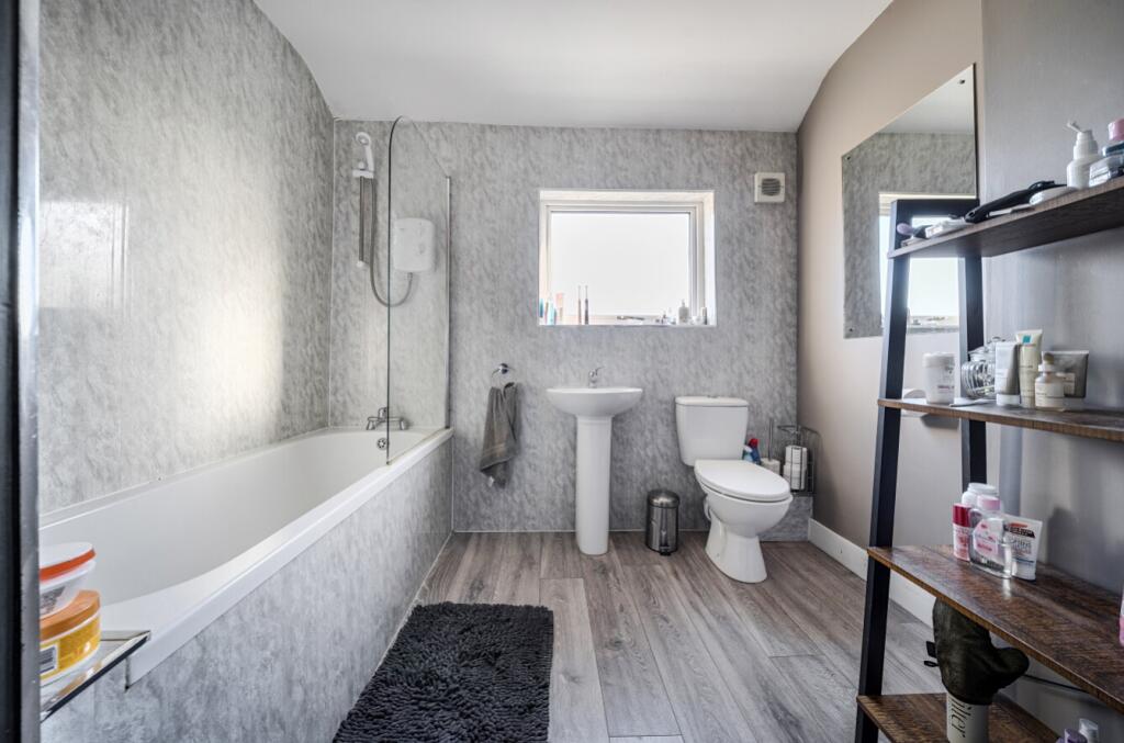 1382305-21-691b1be8d64eb