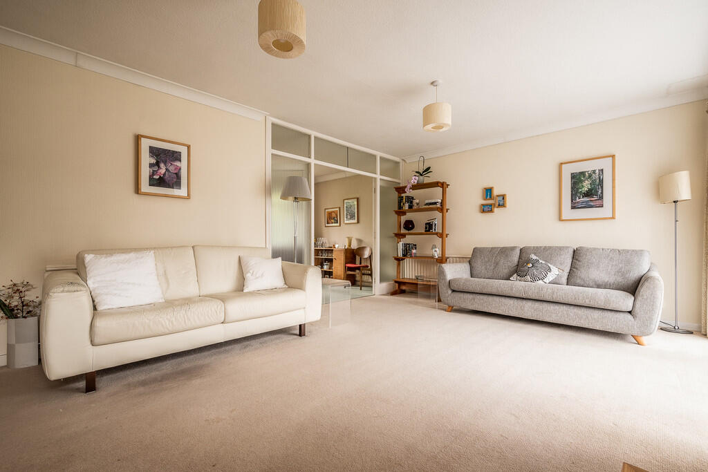 32 Winslade Park ...