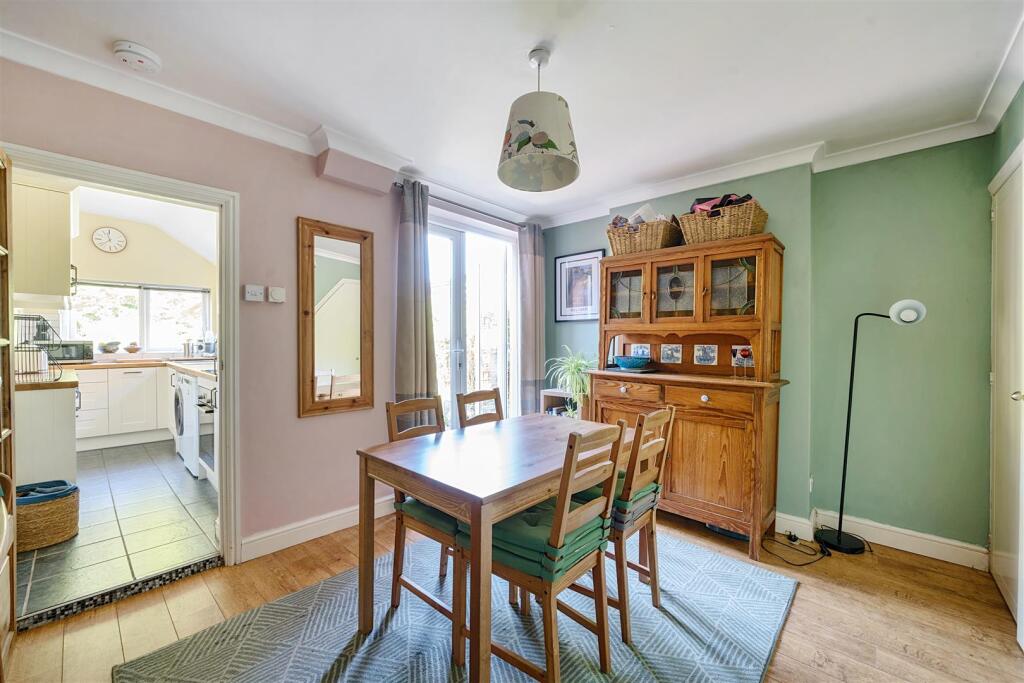 1289809-21-682482c269702-ARW1289809-21-682482c2697