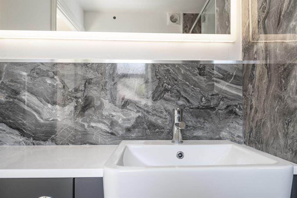 En Suite Shower Room