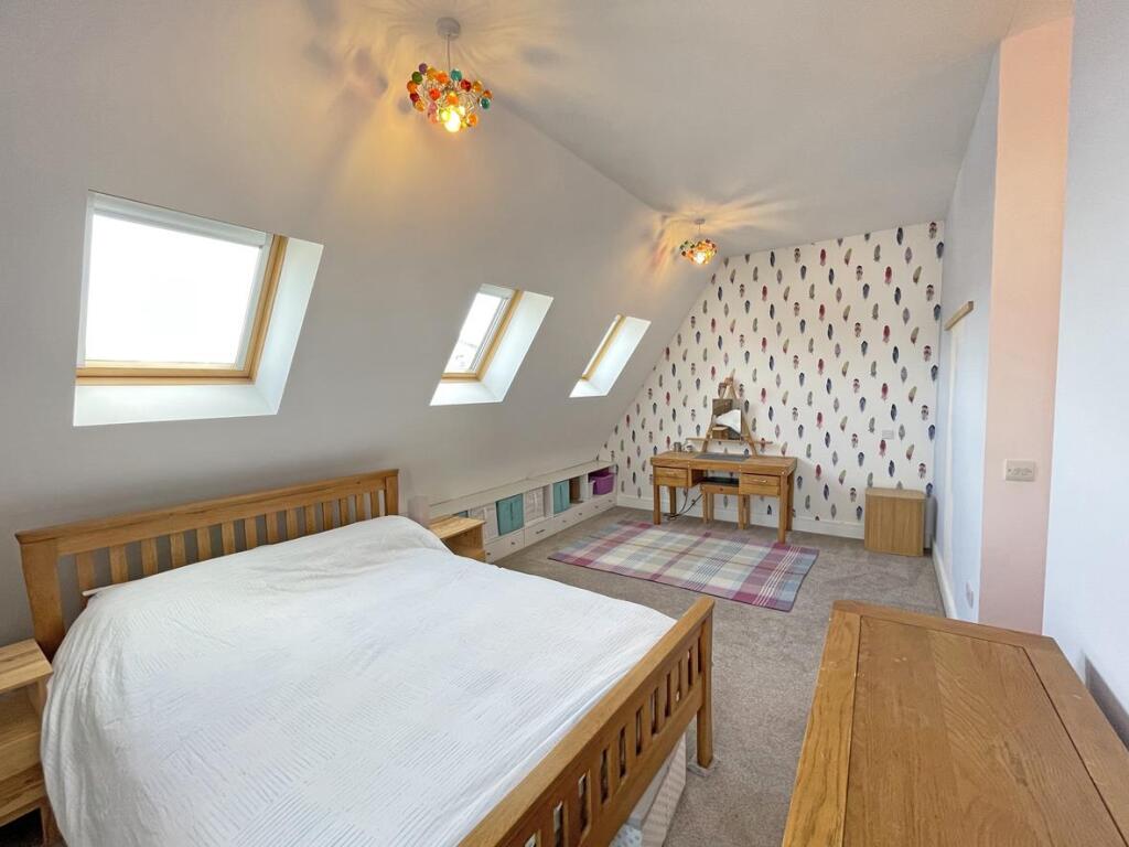 Solar Crescent 12 - Bed 1...jpg