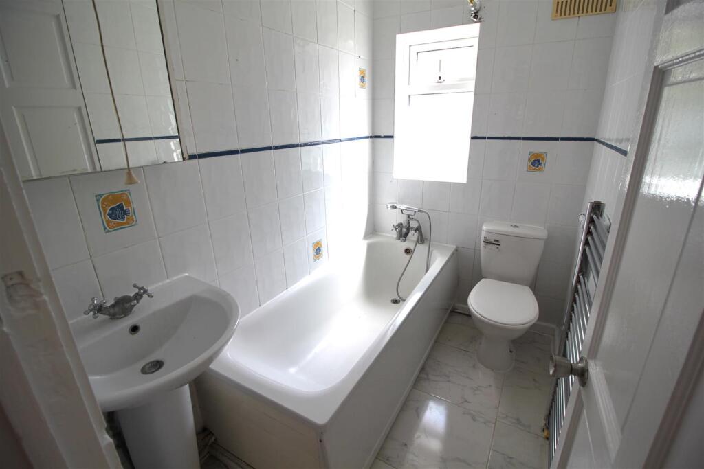 Bathroom.JPG