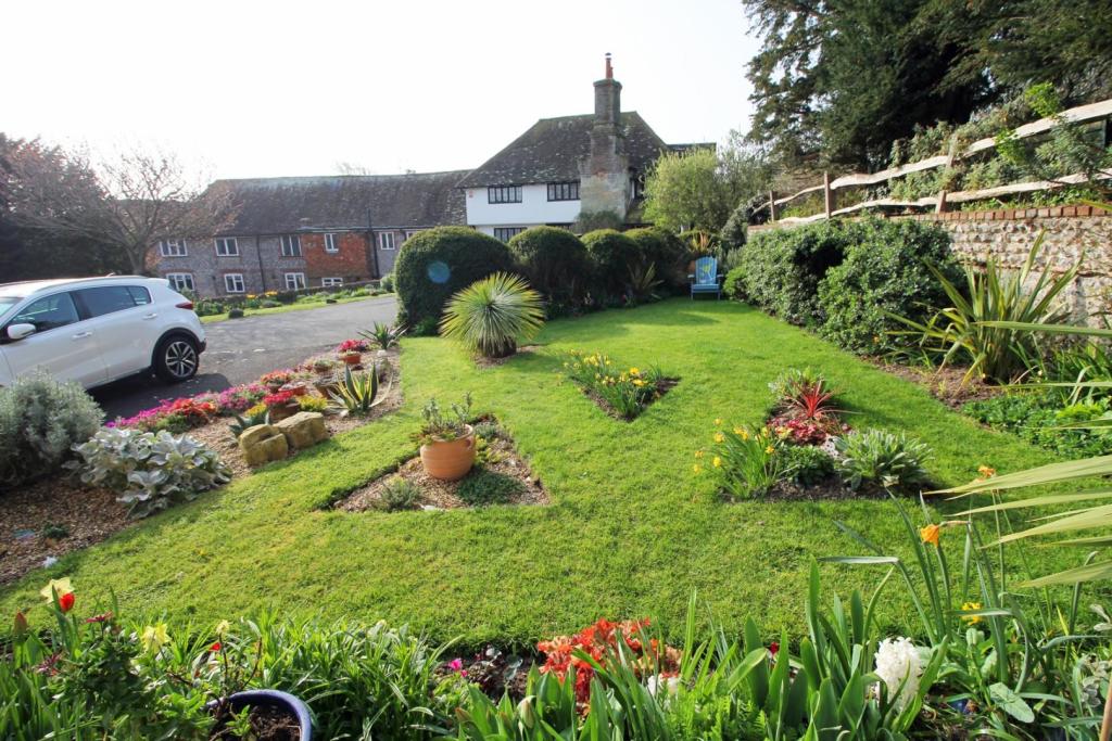 10 The Close front garden.jpg