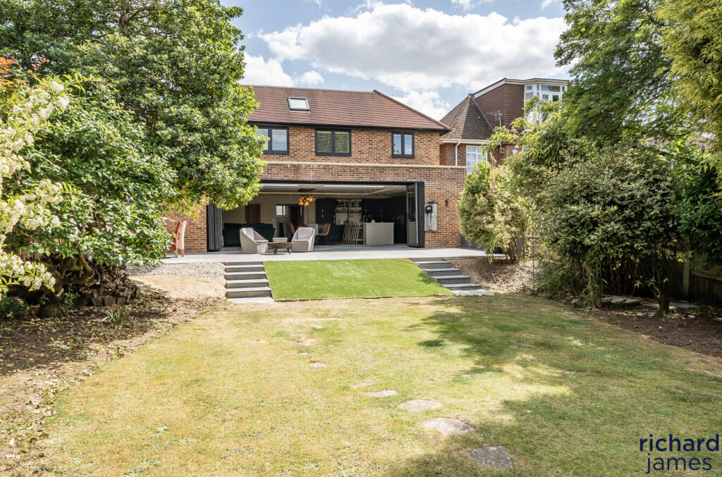 84afe5ea9dcc4a21876206f737bdf338