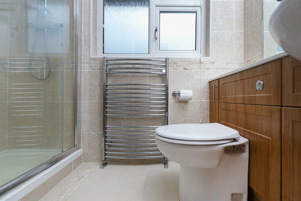 Bramleys Estate Agents - Maple Grove (42).jpg