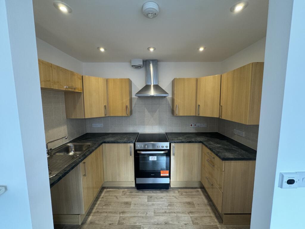 Flat 4, 3 Barton Crescent - kitchen