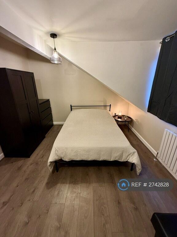 Room 6 - 2