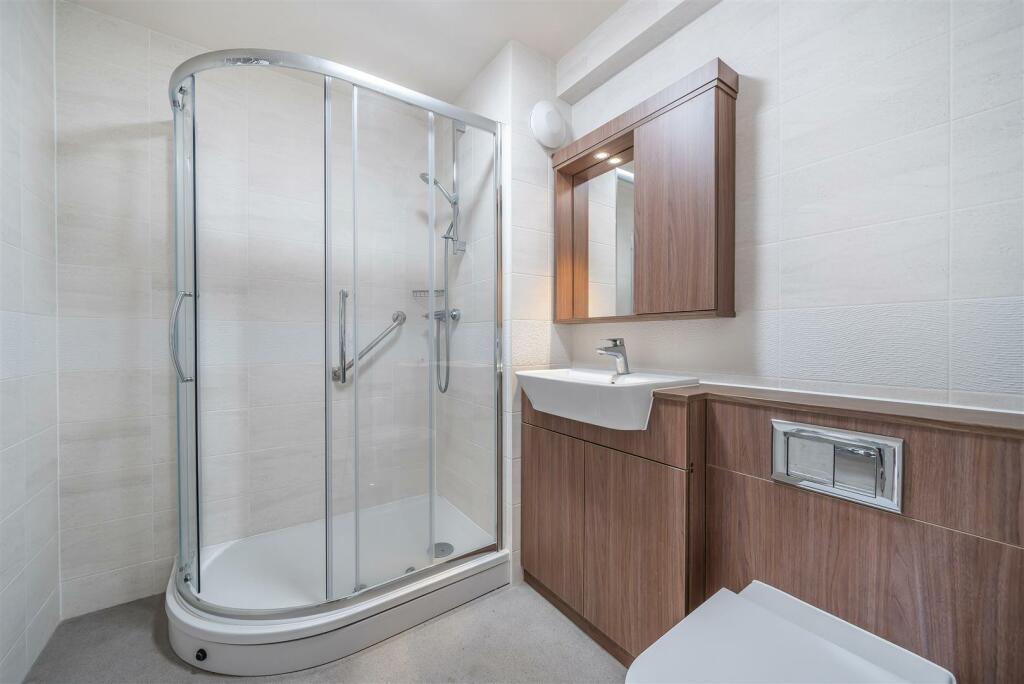 Shower Room.jpg