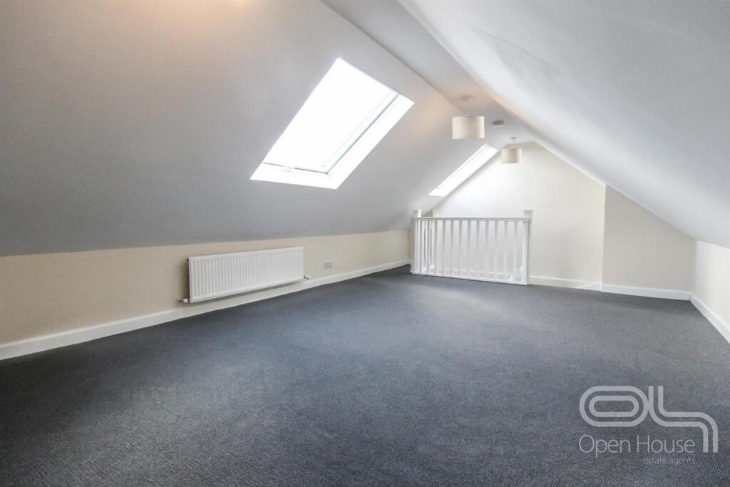 LOFT ROOM