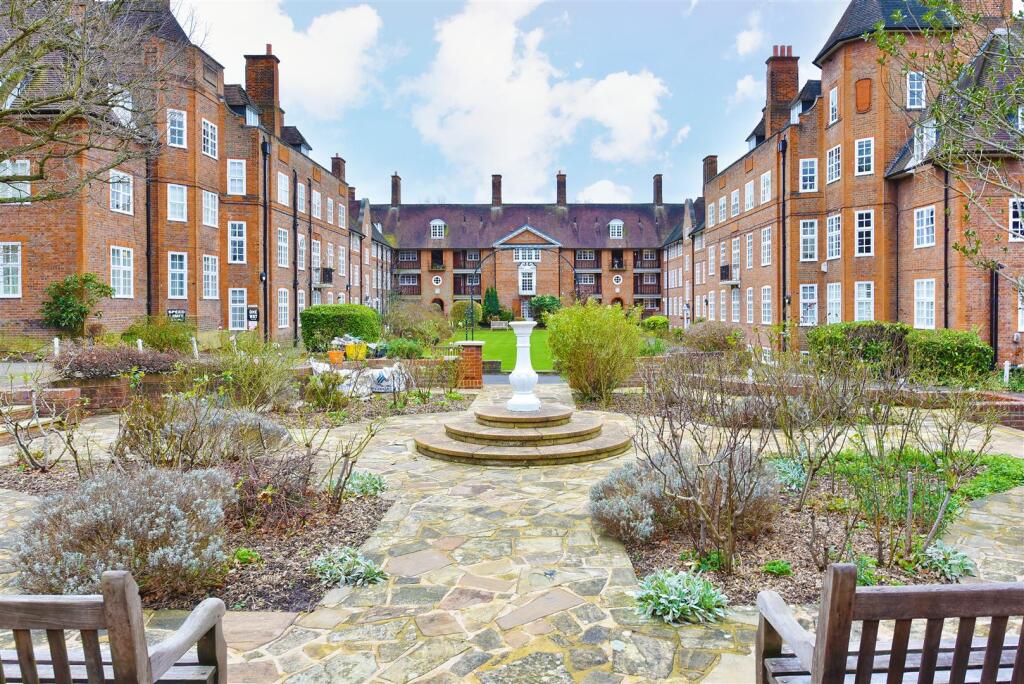 Flat 56, Heathcroft (10).JPG