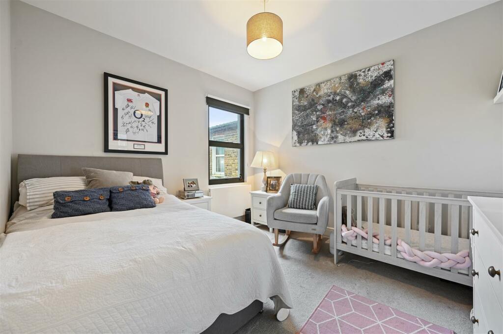 AR - Hillcrest Road2.JPG