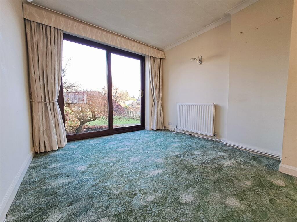 Extended Through Lounge/Diner