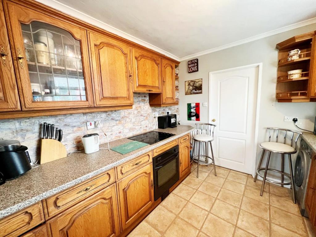 Kitchen 3.jpg