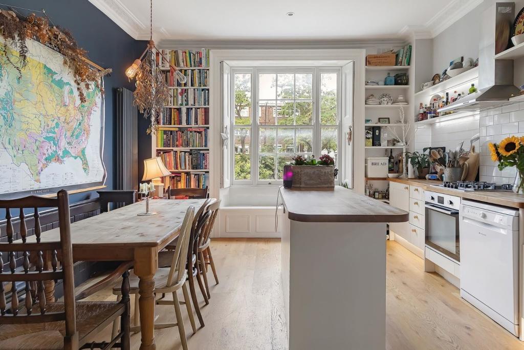 Kitchen (1).jpg