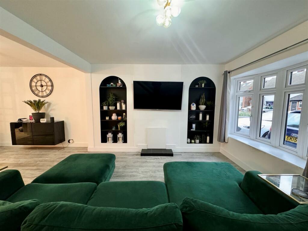 LivingRoom.jpg