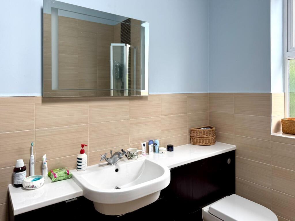 En-Suite Bathroom