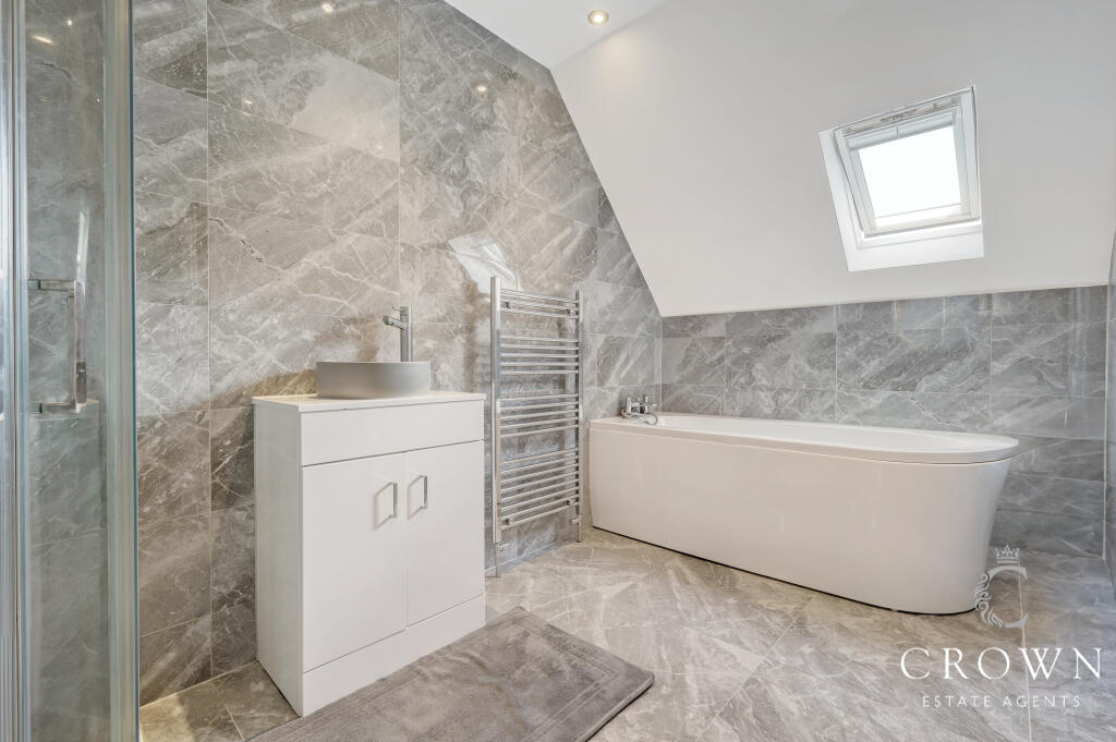 En-suite to Bedroom Two