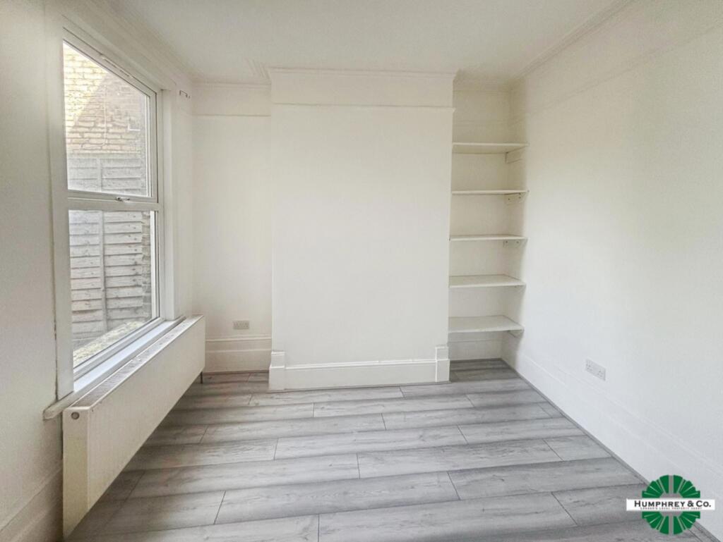 pbox-bedroom-333520.jpg