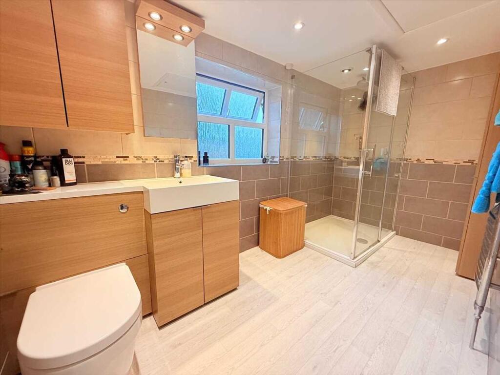 SHOWER ROOM