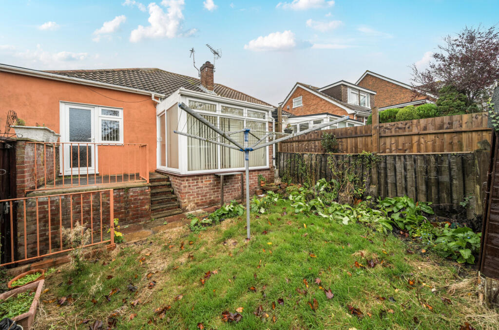 1372306-5-68fa04c...