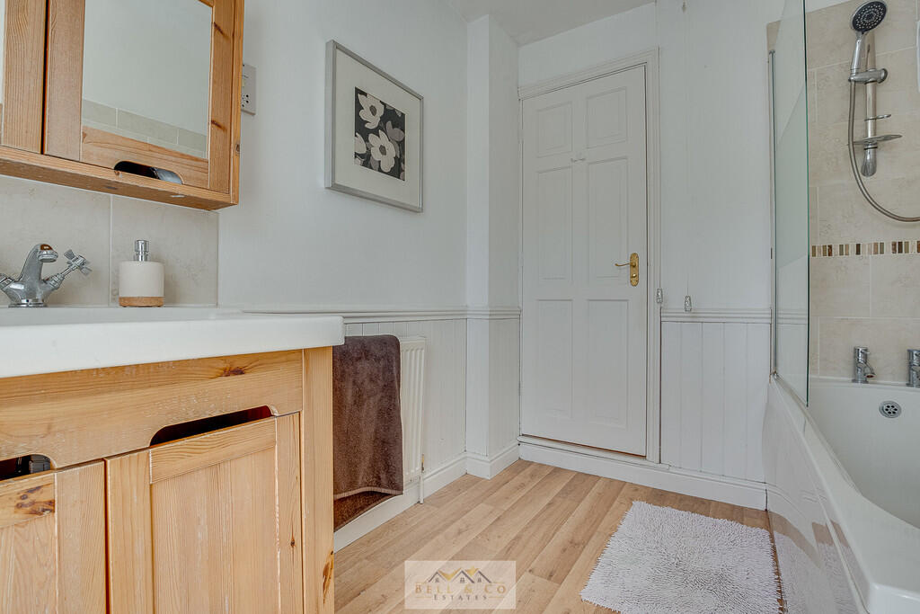 Bathroom 1.2