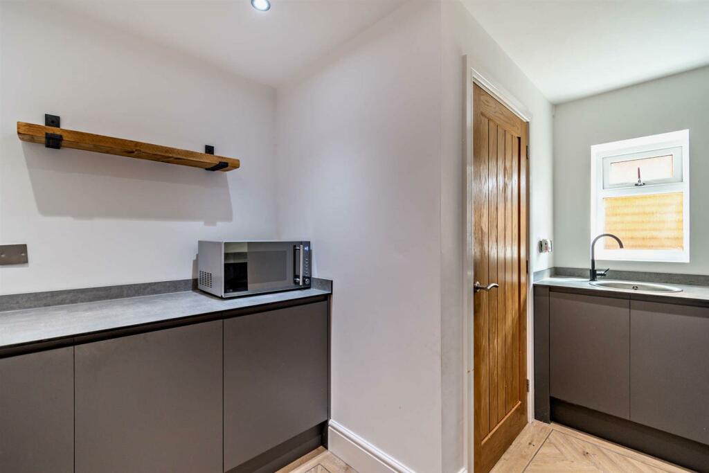 8614777-interior45-800.jpg