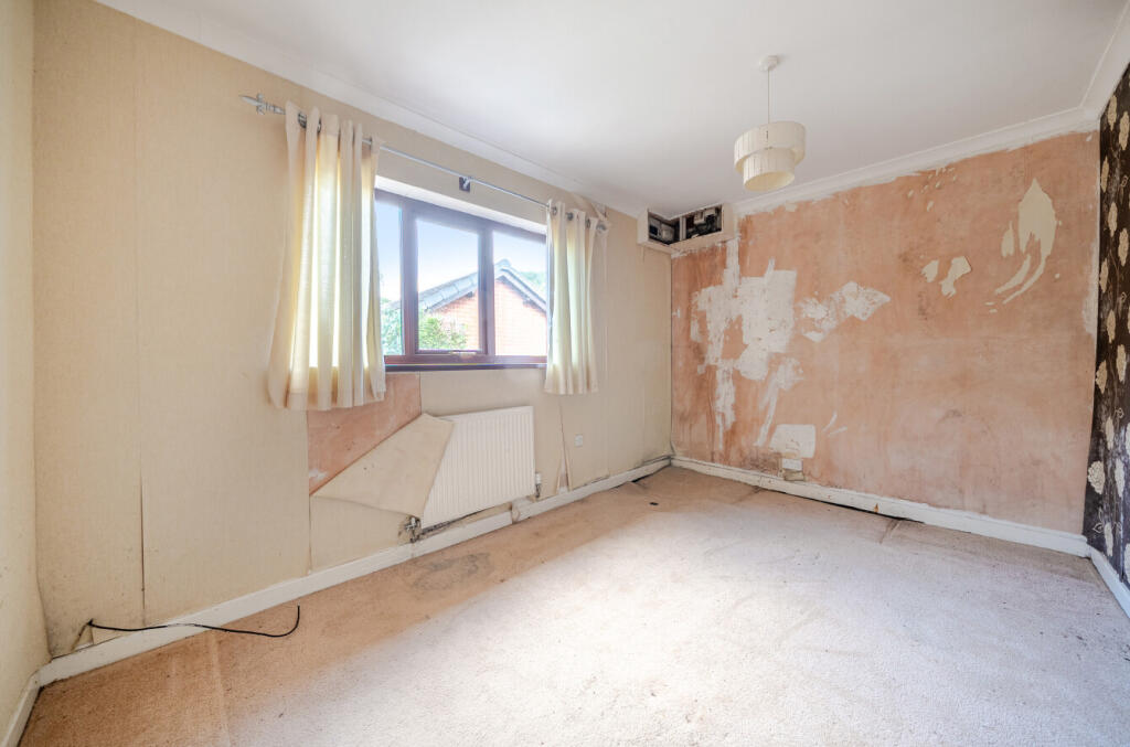 1347274-11-68b6e0...