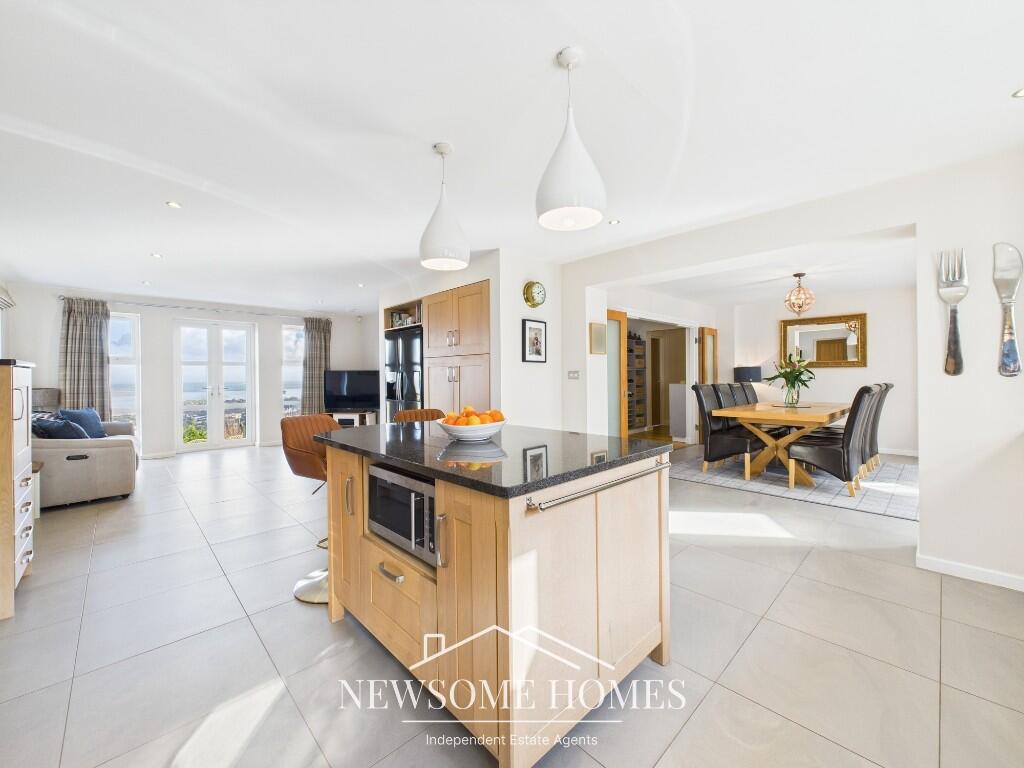 Kitchen/ Family Room