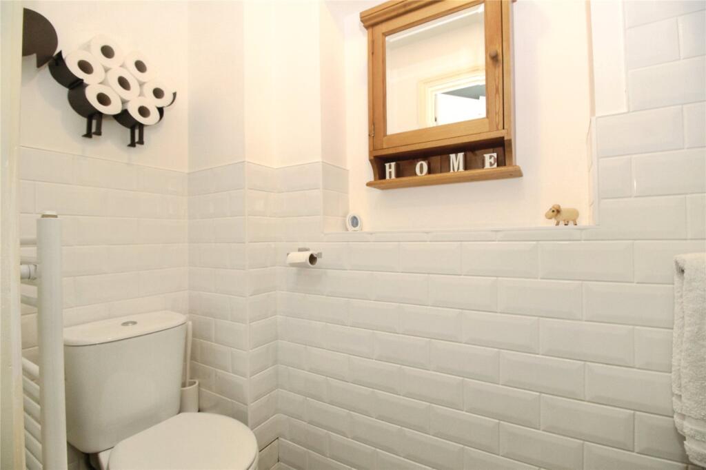Cloakroom/Wc