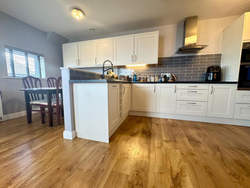 Kitchen / Living Room 3