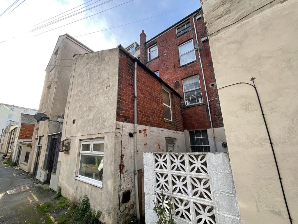 first floor and second floor Maisonette, 12 South Street, Scarborough,YO11 2BP